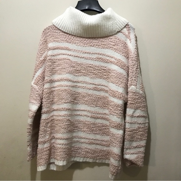 Calvin Klein Cream Pink sweater cape with buckle turtleneck M/L - Picture 6 of 10